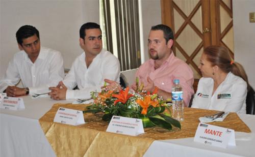 Apoyo total de Egidio Torre a los jóvenes de Tamaulipas